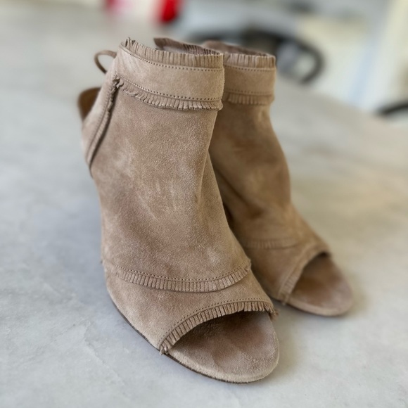 Luxury Suede Camel Color Open Toe Aquazzura Heels size 7 - Picture 3 of 9